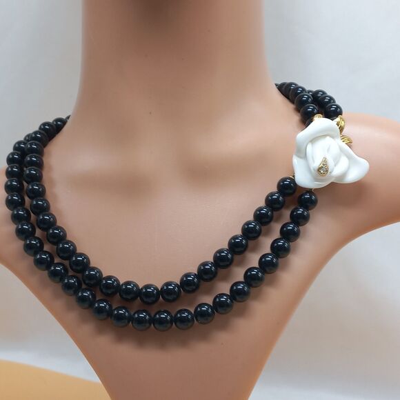 KJL for Avon  Midnight Rose  Beaded Necklace Earrings  Black and White Roses - Picture 5 of 9